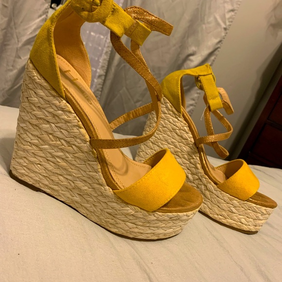 Women Platforms - Picture 2 of 2